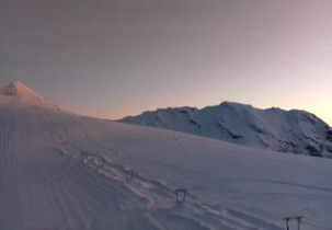 Obraz podglądu z kamery internetowej Ski area in Stelvio pass